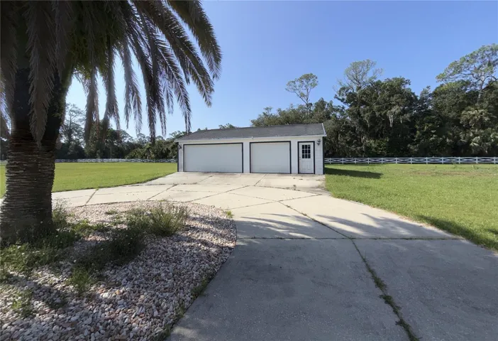 Detached Garage