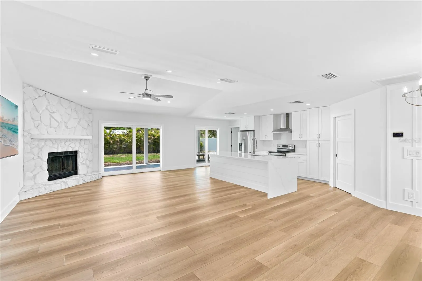 ALL NEW KITCHEN. NEW FLOORS