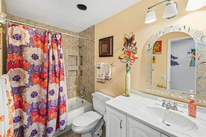 Bathroom 2.