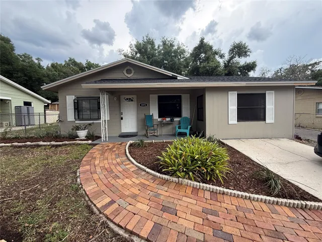 Oversized lot Room to add on