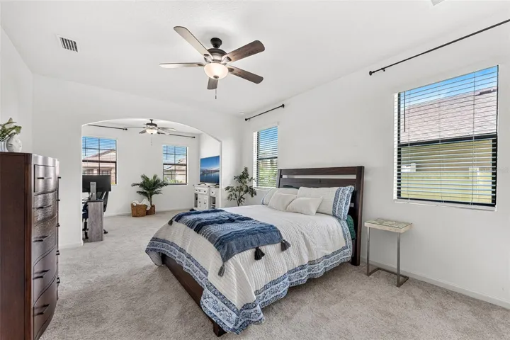 Deluxe master suite with sitting area