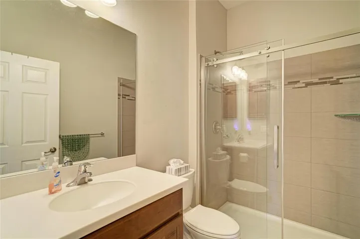Main hall full bath.