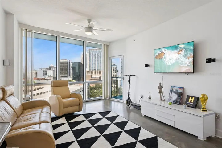 Living room with incredible unobstructed city view