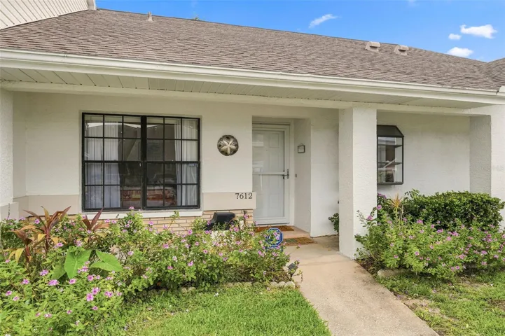 Welcome to 7612 Oakmont Ln!