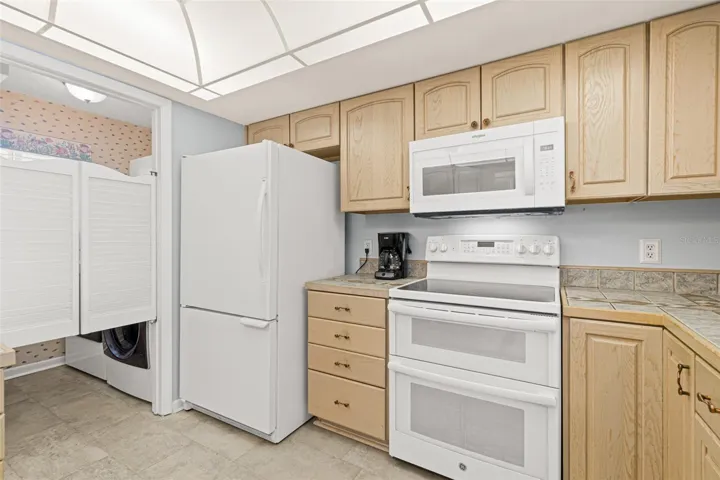 Off-Kitchen Laundry
