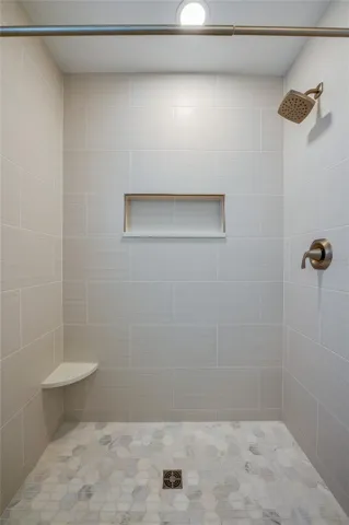 Primary shower