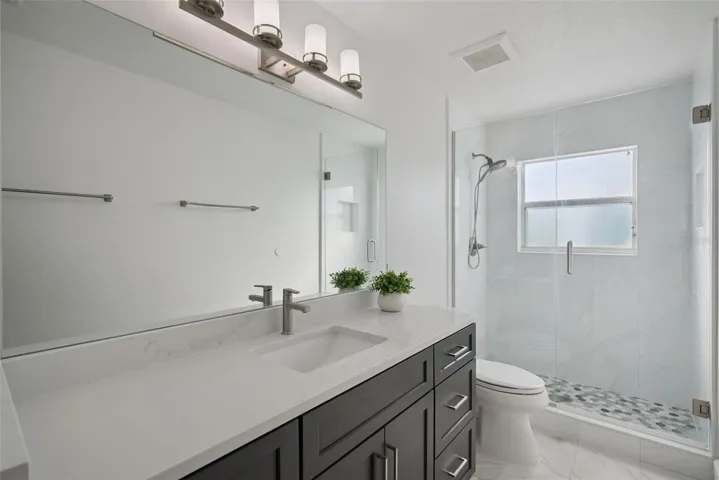 UPSTAIRS SECOND BATH