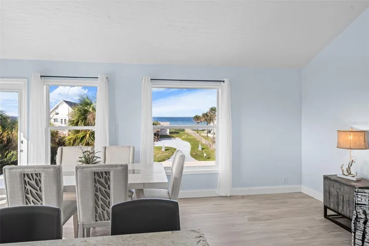 OCEAN VIEW - Dining Room