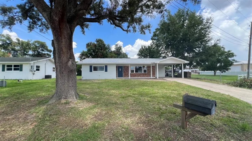 Welcome to 2760 Sunset Dr NW Winter Haven
