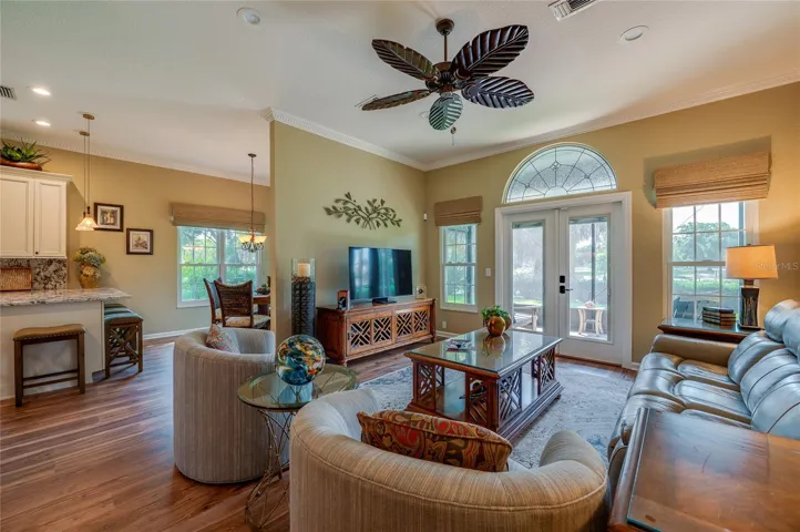 Living room to Florida room