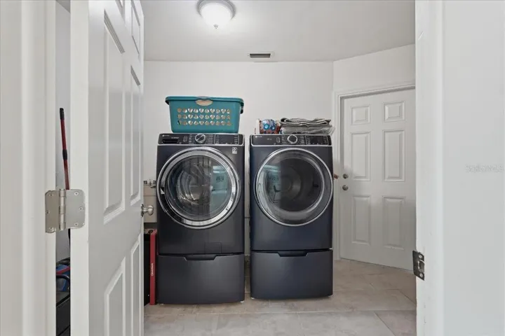 Great Size Indoor Laundry Room