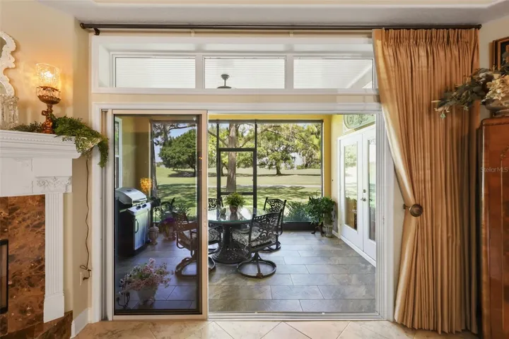 Lanai entrance from living room