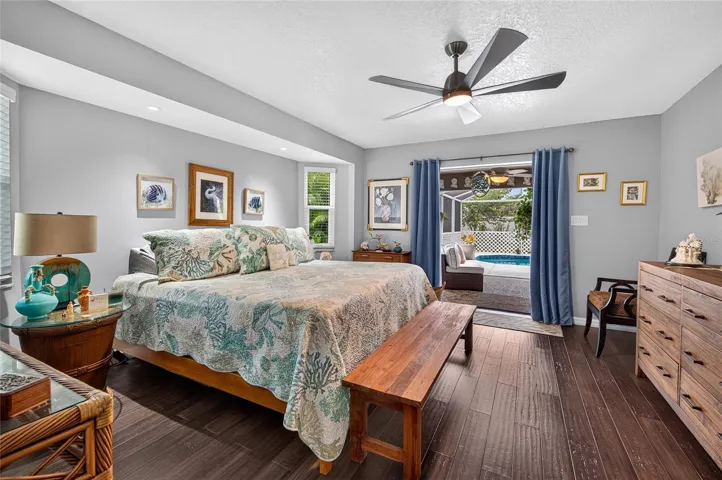 large primary with access to pool/lanai
