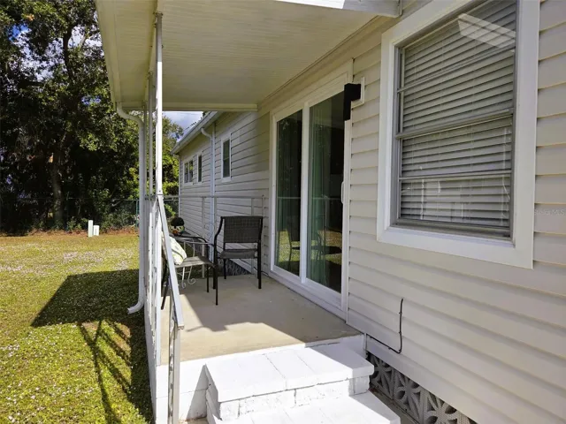 View of front sitting porch area
