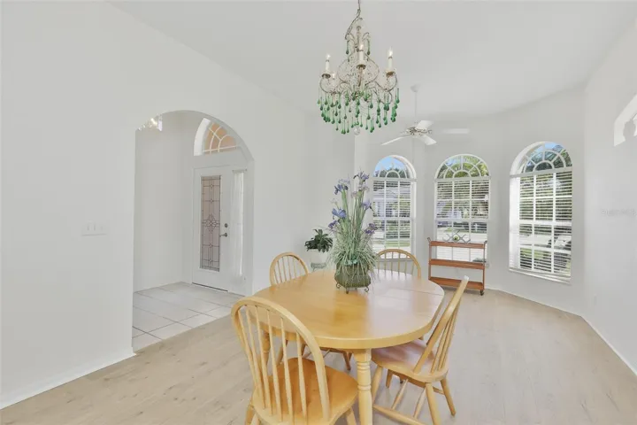 Large Front Room - Use as Dining/Office/Den