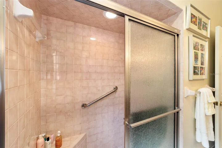 Step in shower in 2nd bathroom