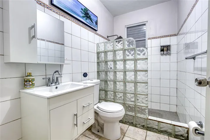 2nd bathroom