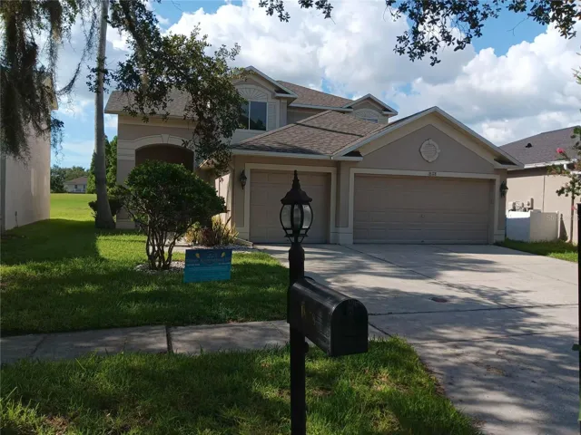 2 STORY HOUSE WITH 3-CAR GARAGE