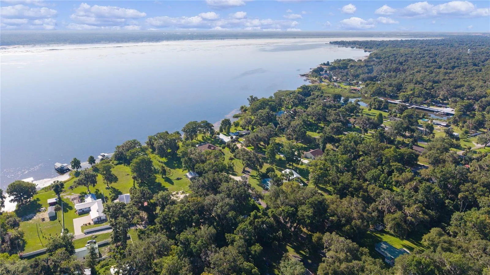 Beautiful Lake Panasoffkee, one street from you