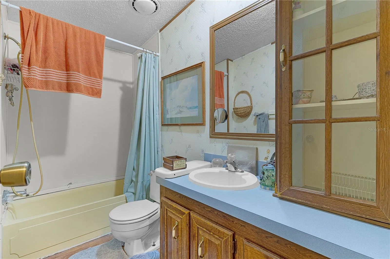Bathroom with tub