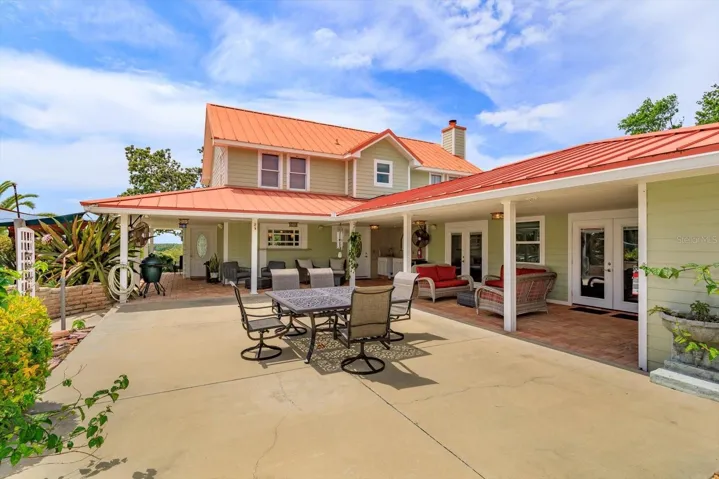 Plenty of outdoor area for entertaining