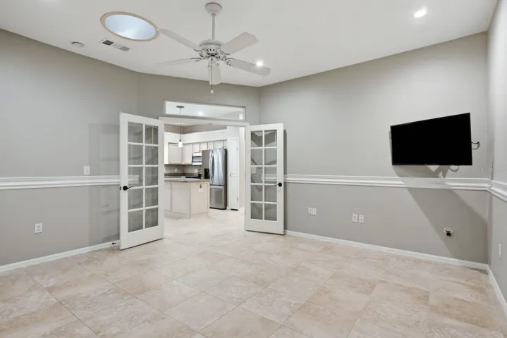 Bonus Room / Den