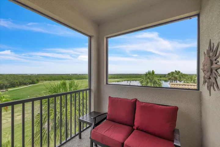 Golfcourse and Lake View