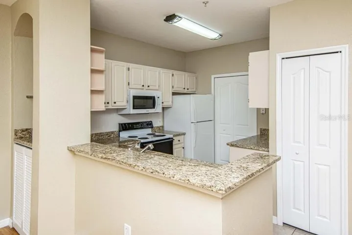 Kitchen with Breakfast Bar
