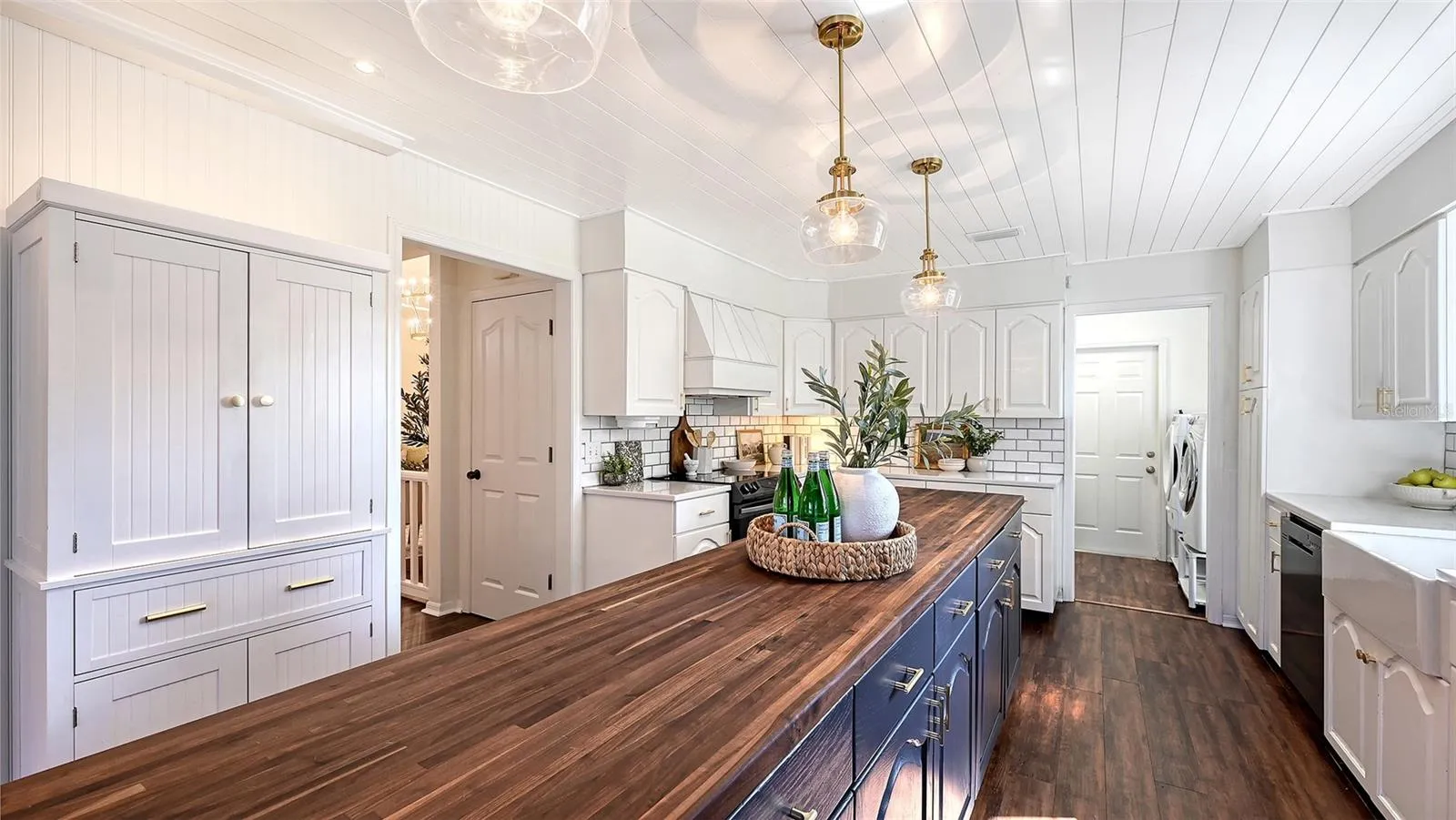 Kitchen with Island
