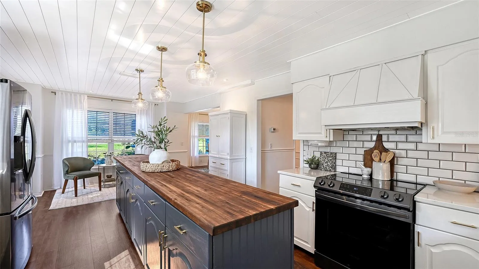 Kitchen with Electric Stove