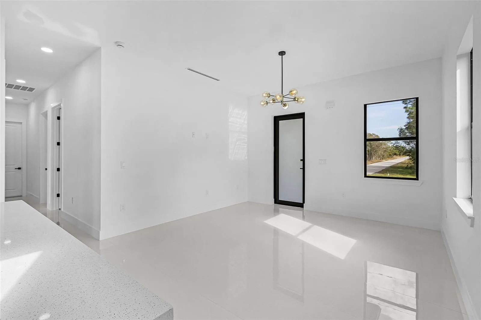 ** Open Floor Plan