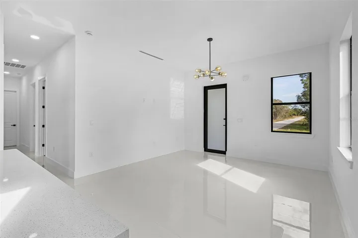 ** Open Floor Plan