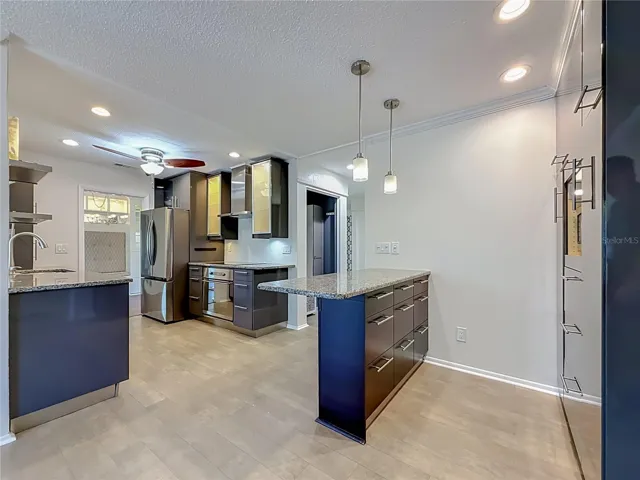 Casual Eating Area - Kitchen