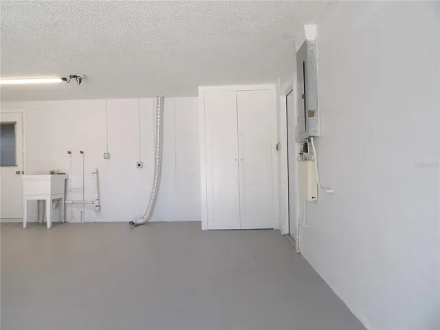 Garage laundry hook ups Washer, dryer and sink