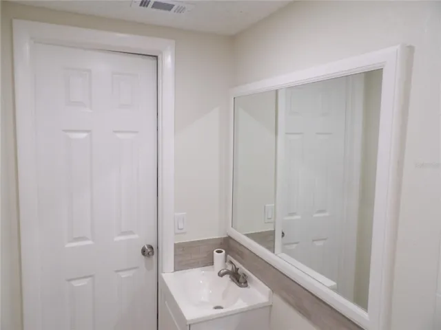 2nd Bathroom