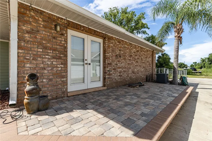 Cabana entry