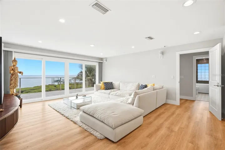 Second-Floor living room