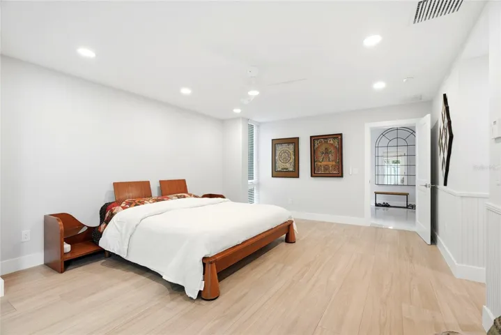 Downstairs guest room with En-suite