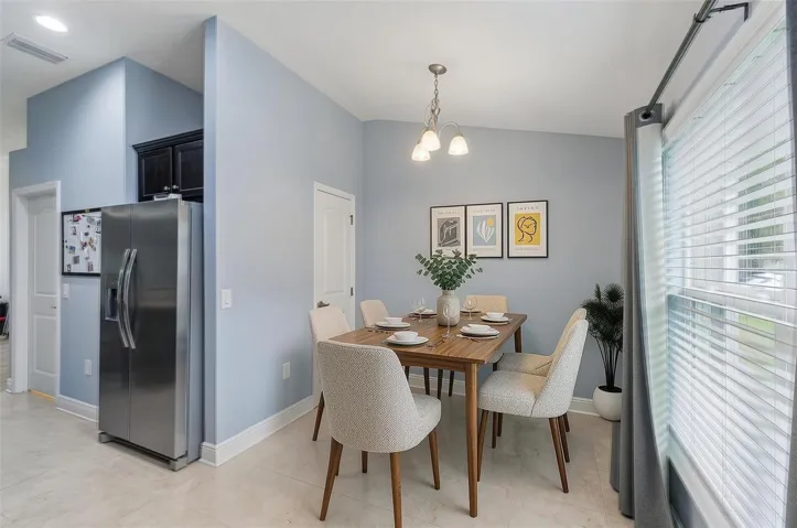 Breakfast nook virtually staged