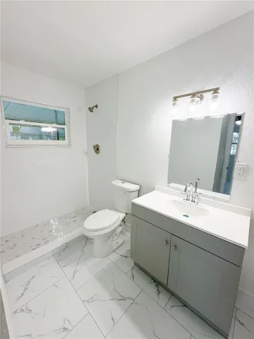 Master Bedroom Bathroom