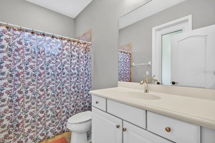 3rd Full Bathroom - off Lanai