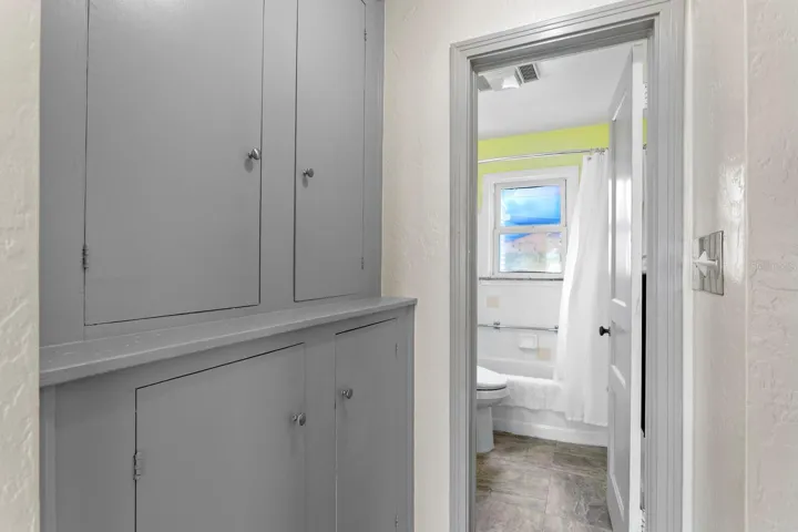 Built-in wood cabinet built-ins in the main hall