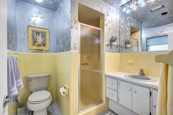 Primary Bedroom En-Suite Bath.