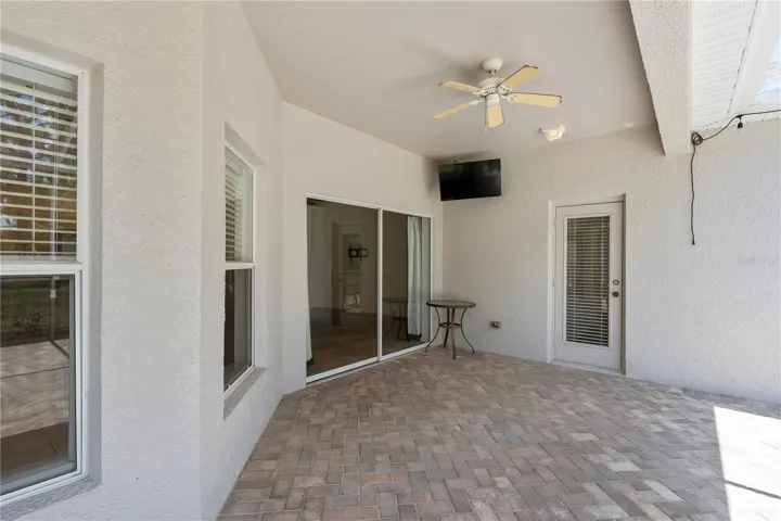 Huge screened lanai with TV and lights