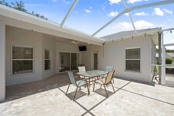 Huge screened lanai with pavered