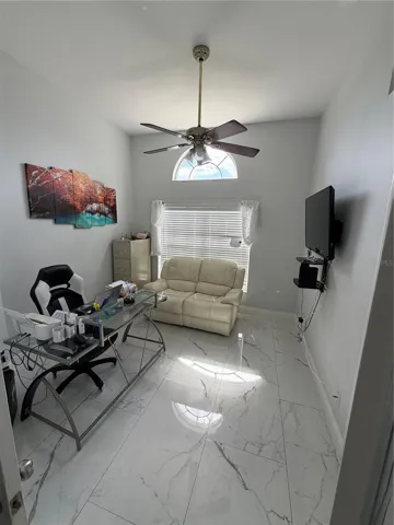 #1 Room/Office Space