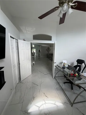 #1 Room/Office Space