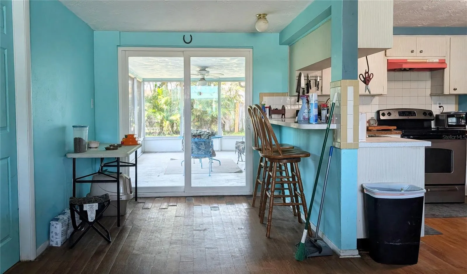 Family room with kitchen passthrough