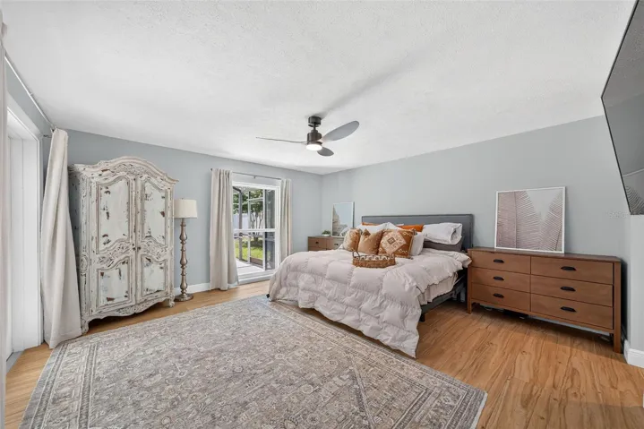 Primary Bedroom15'x14'