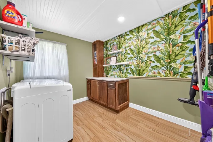 Laundry Room14'x8'